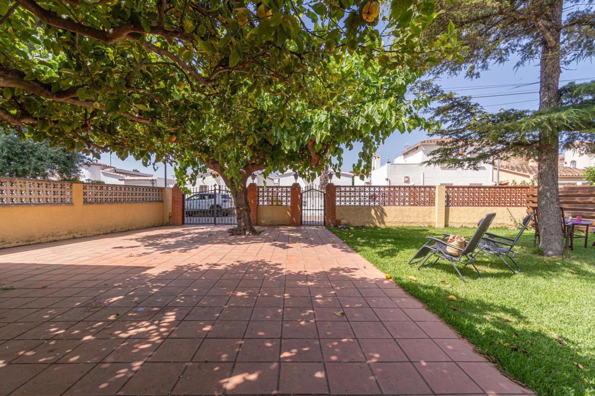 Apart-Rent Casa Con Jardin Pani 0081 Empuriabrava Bagian luar foto