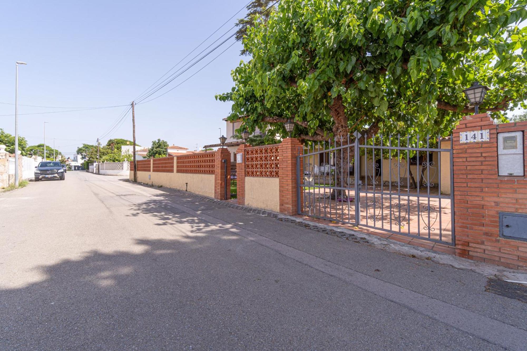 Apart-Rent Casa Con Jardin Pani 0081 Empuriabrava Bagian luar foto